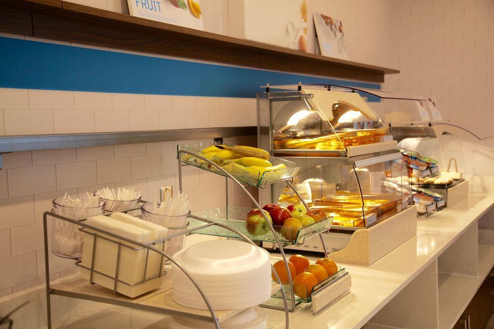 Holiday Inn Express & Suites Oswego By Ihg Esterno foto