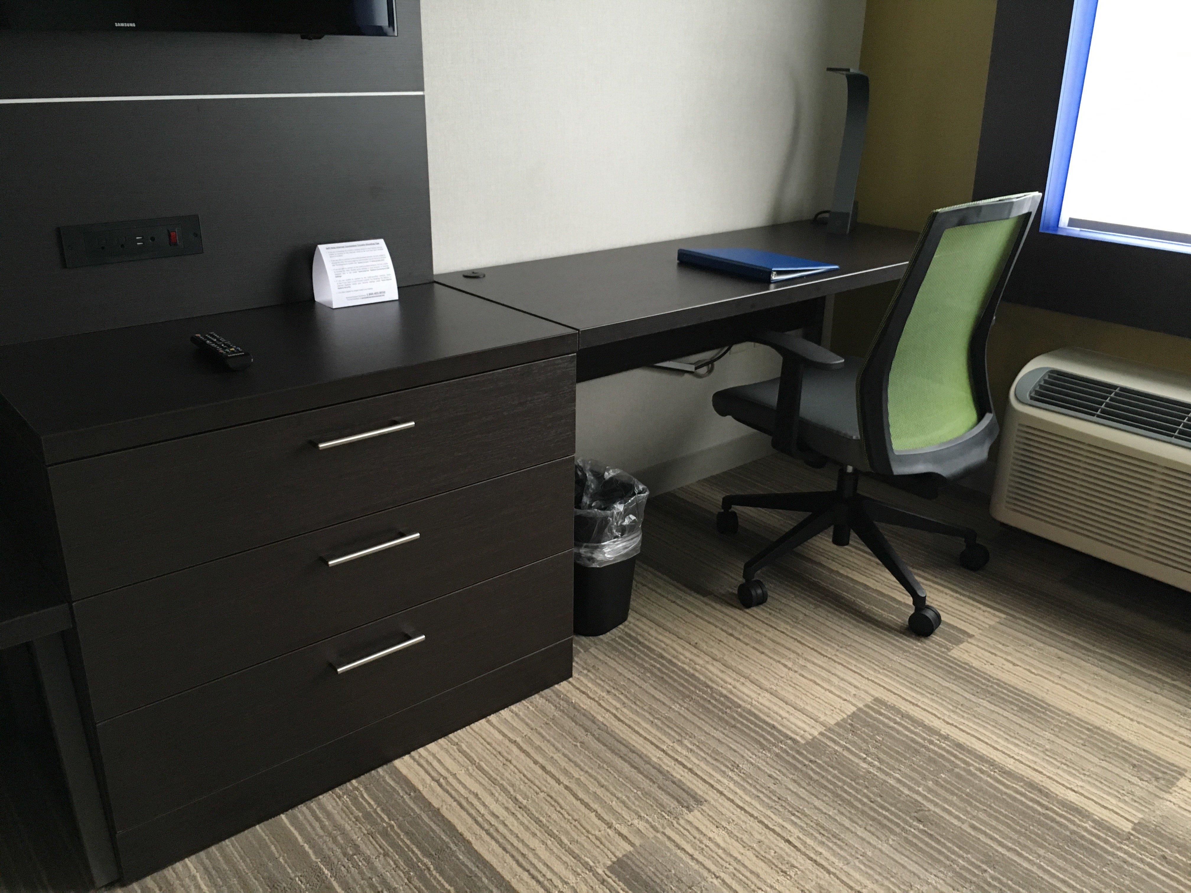 Holiday Inn Express & Suites Oswego By Ihg Esterno foto