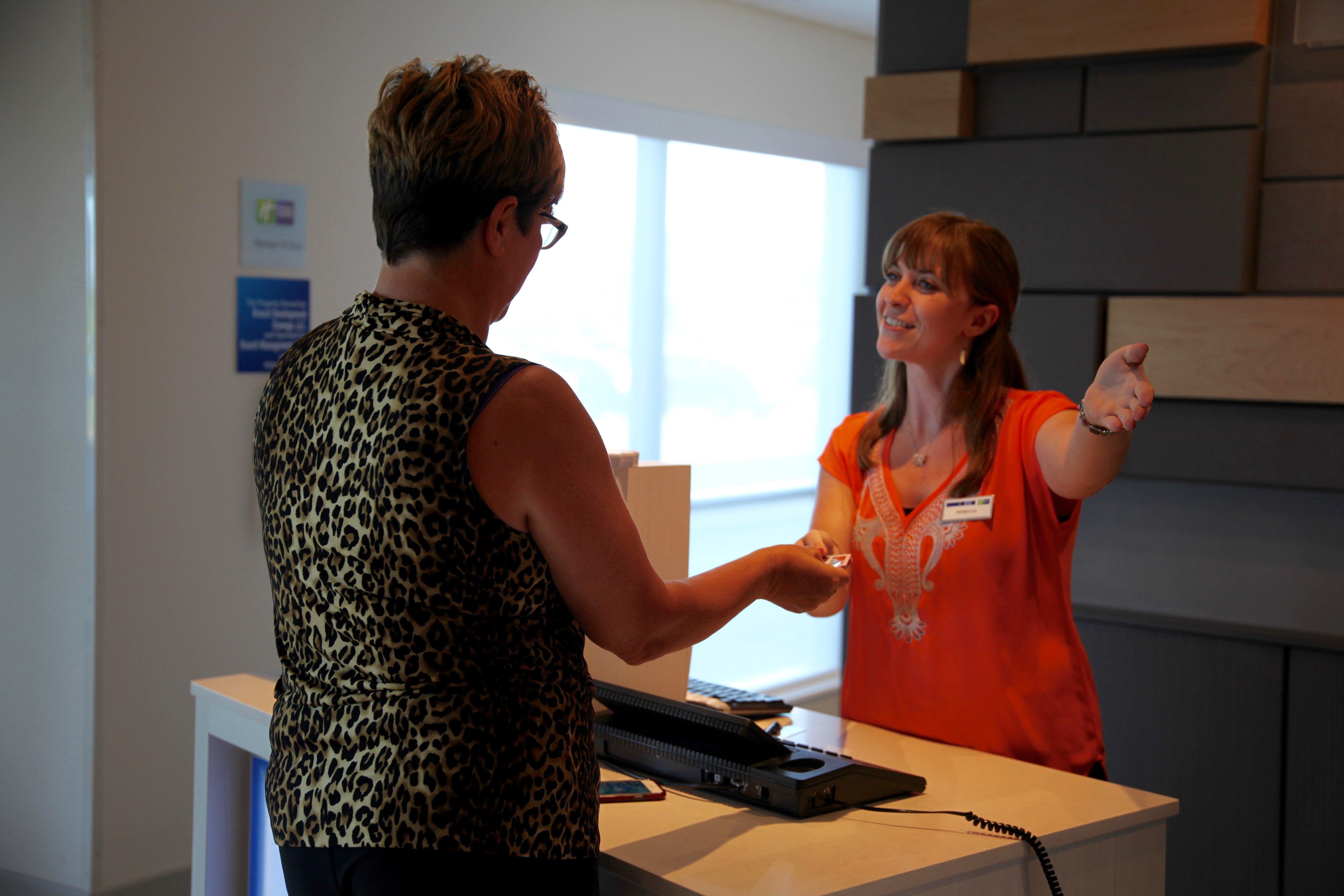 Holiday Inn Express & Suites Oswego By Ihg Esterno foto