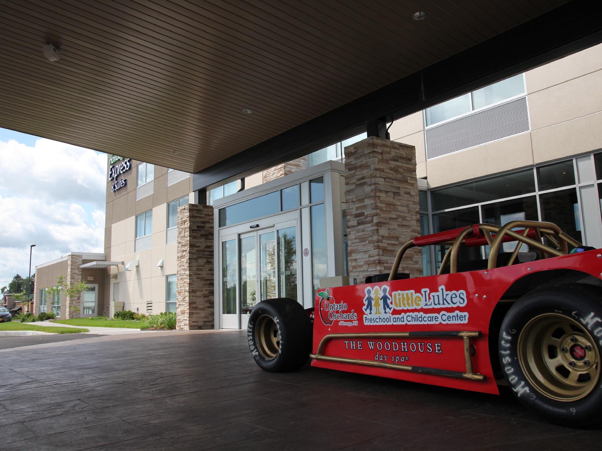 Holiday Inn Express & Suites Oswego By Ihg Esterno foto