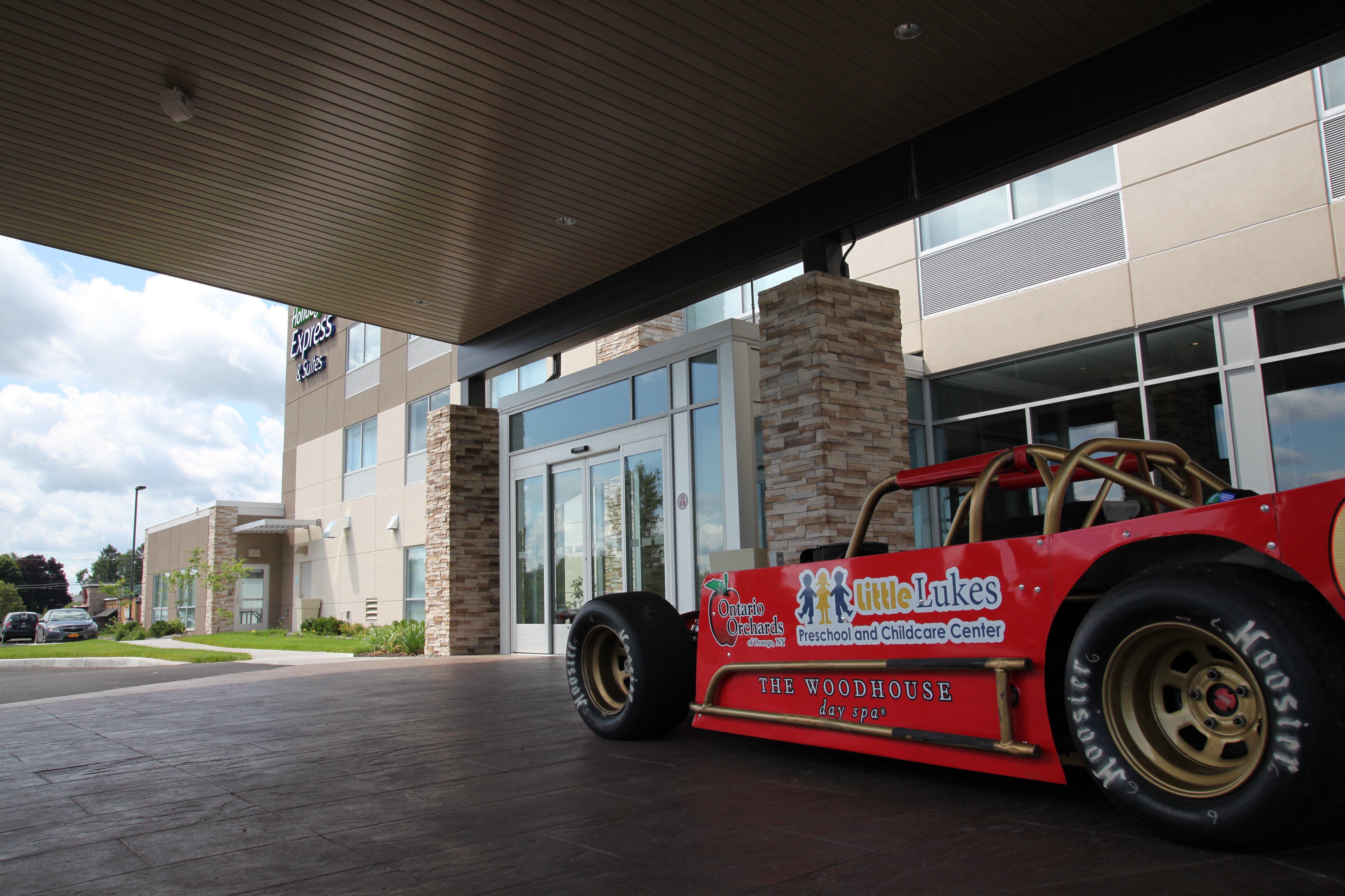 Holiday Inn Express & Suites Oswego By Ihg Esterno foto