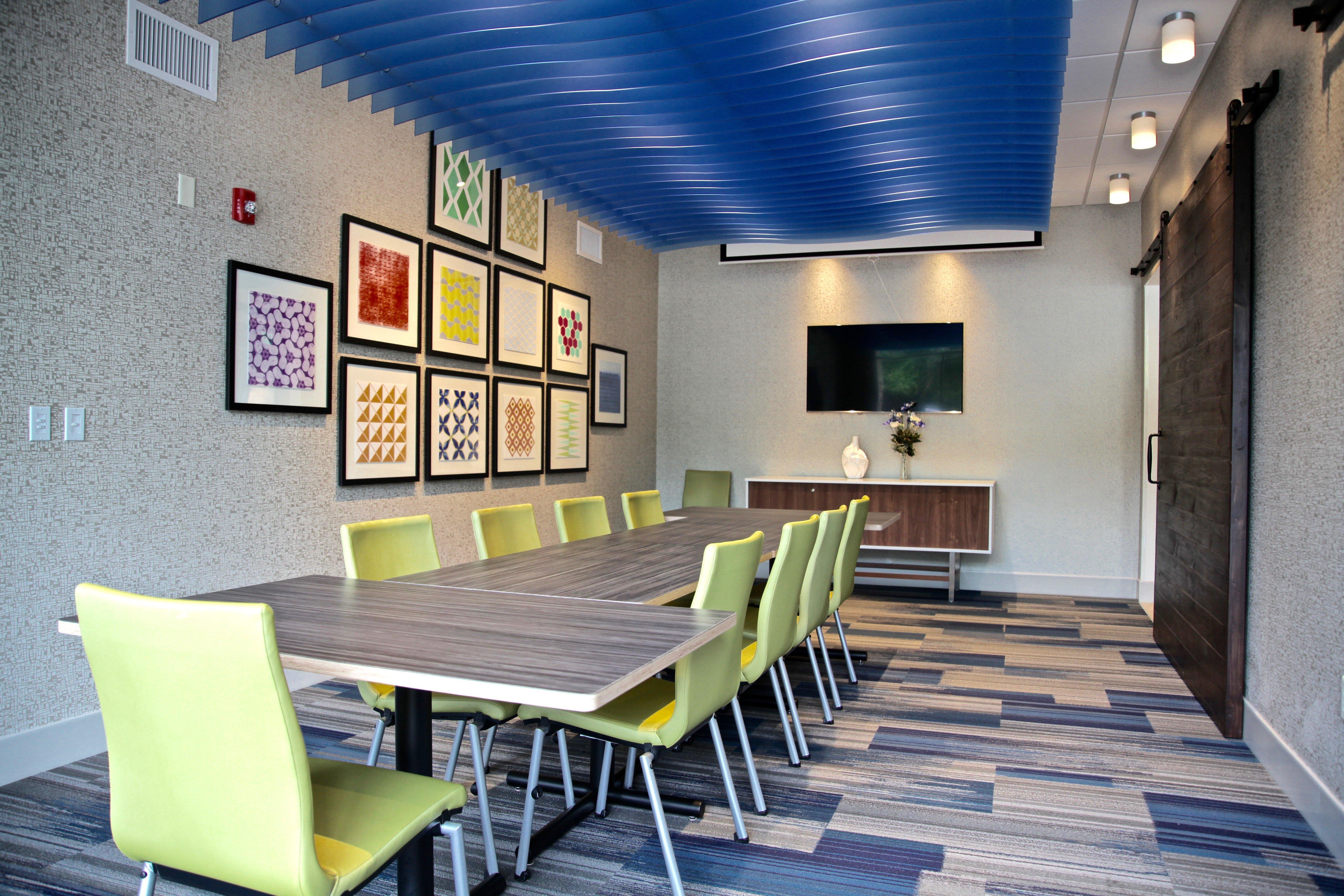 Holiday Inn Express & Suites Oswego By Ihg Esterno foto